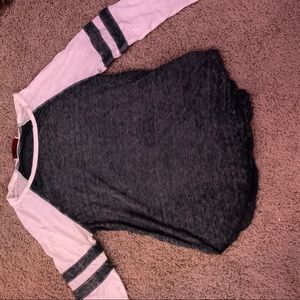 Hollister quarter length sleeve t shirt size s